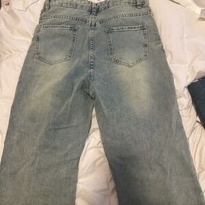 very comfy and stylish looking jeans